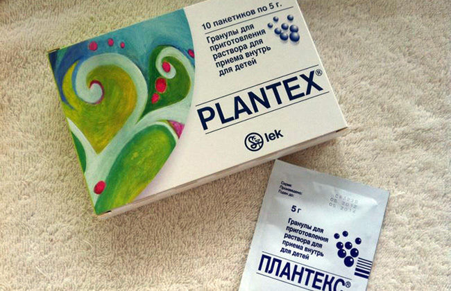 Препарат Плантекс в виде пакетиков с гранулами