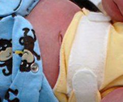 Каким должен быть кал у новорождённого при грудном вскармливании: что говорит цвет кала?