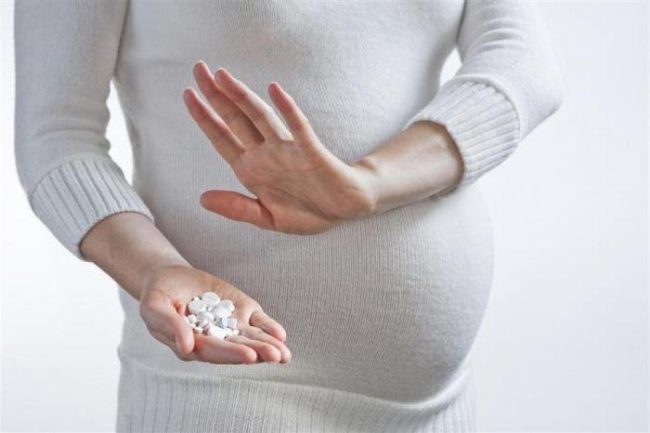 Отказ от белых таблеток беременной женщиной