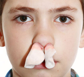 Ватные турундочки в носу у ребёнка